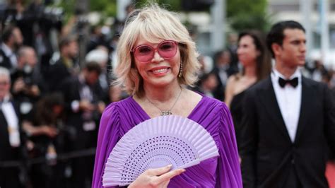 Rencontre avec Amanda Lear, interprète du titre de la  